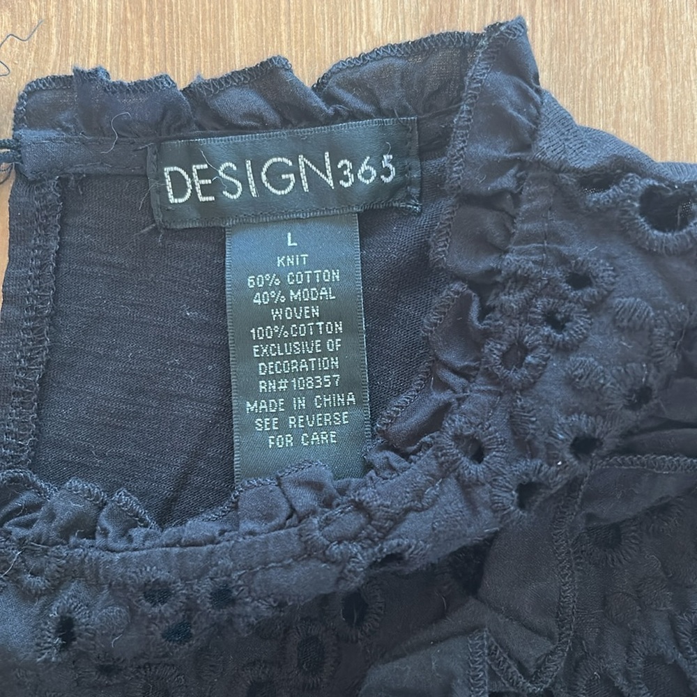 Elegant Black Sleeveless Top - Picture 5 of 10